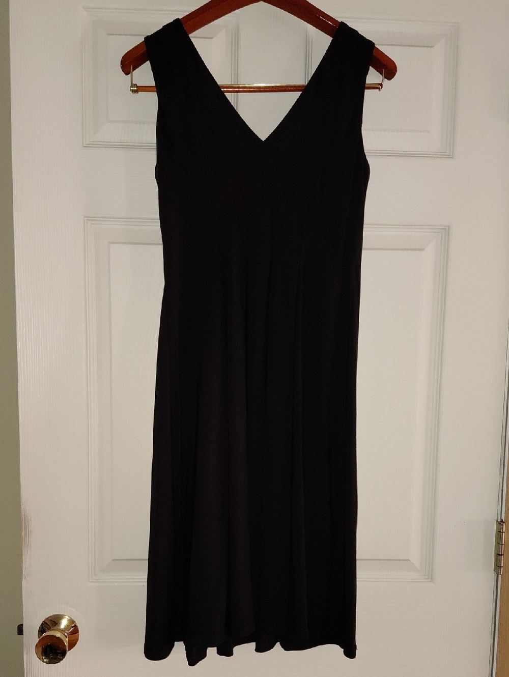 Jones New York Black V-Neck Midi Dress